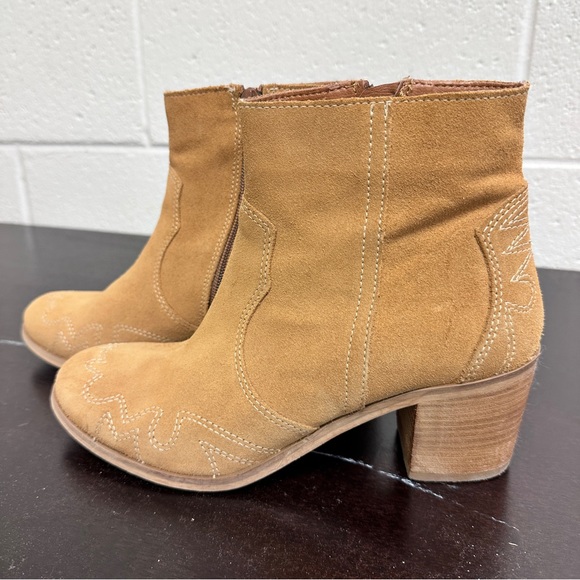 Texto Italian Suede Heeled Boots Tan size 39 8.5 side zip western design leather - Picture 1 of 9